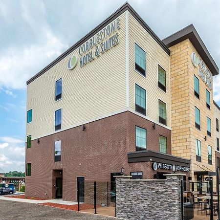 Cobblestone Hotel & Suites Hartford Bagian luar foto
