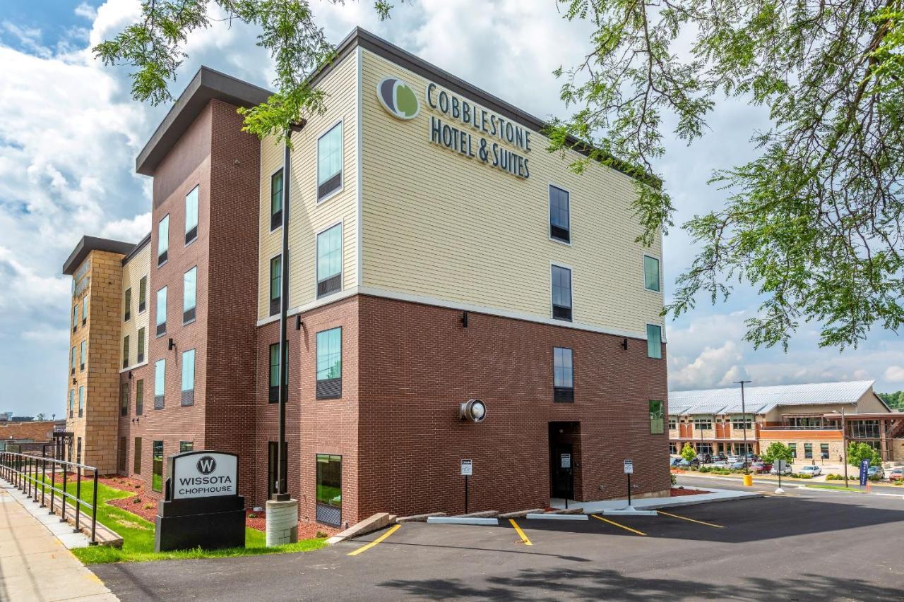 Cobblestone Hotel & Suites Hartford Bagian luar foto